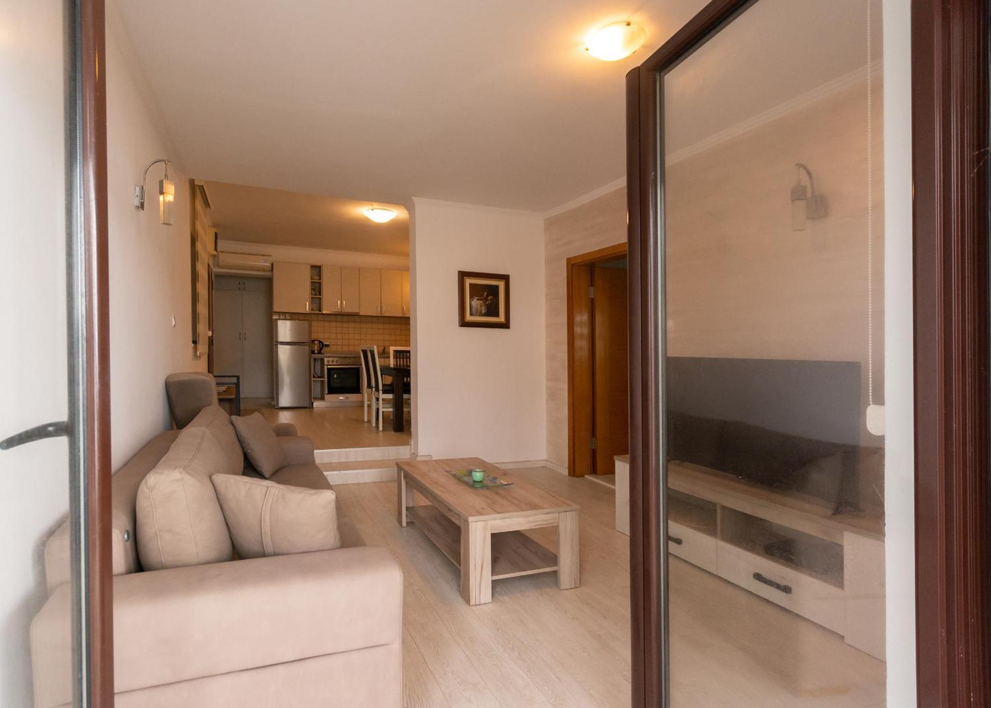 Sea Pearl Apartments Rafailovici Buitenkant foto