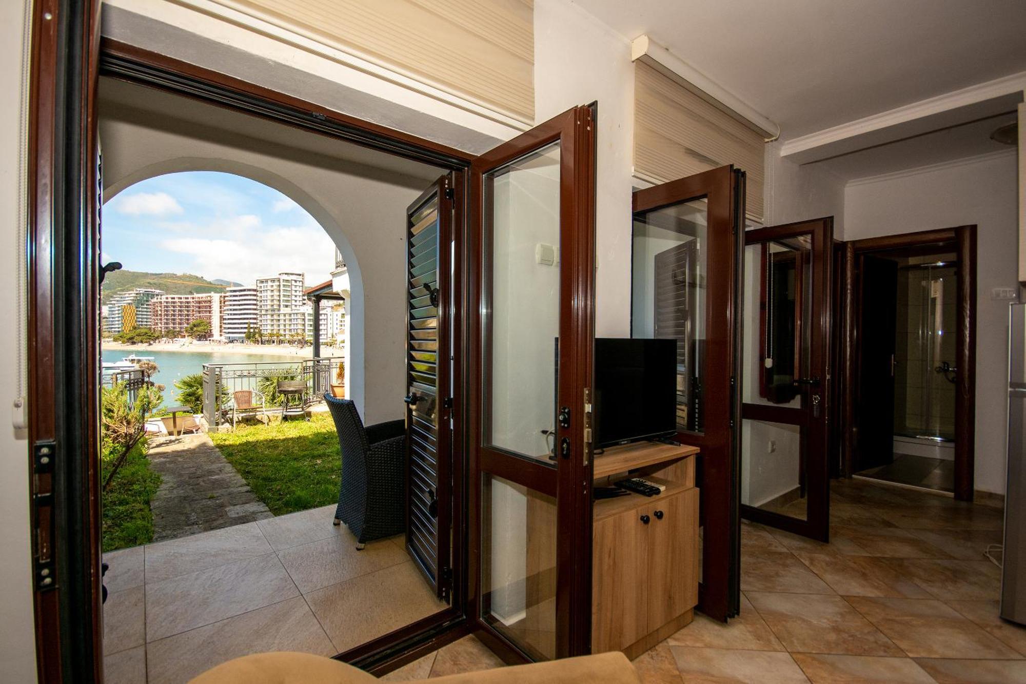 Sea Pearl Apartments Rafailovici Buitenkant foto
